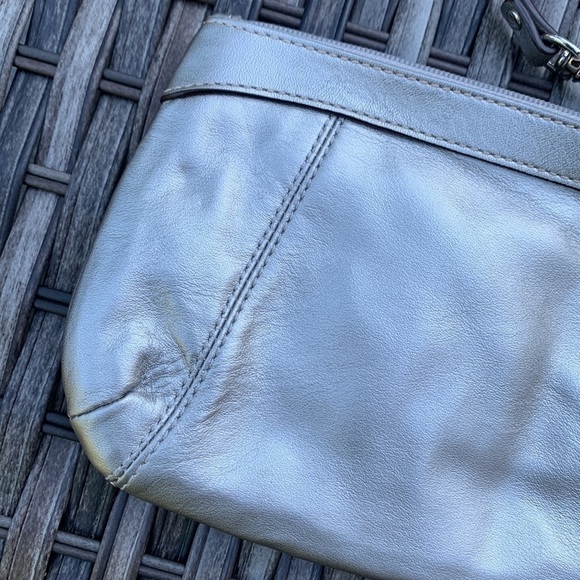 Coach Silver/Pewter Leather Pleated Medium Wristlet - Picture 7 of 16